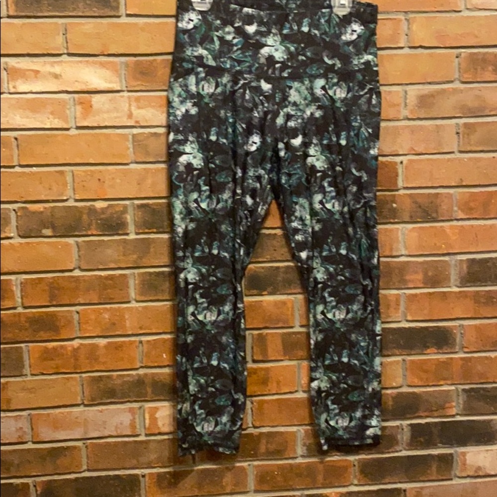 All in motion leggings with pockets